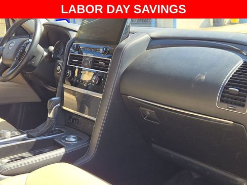 Used 2022 Nissan Armada SV w/ SV Appearance Package RWD image 13