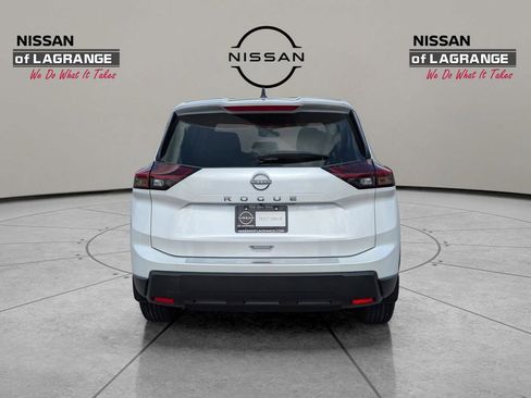 New 2026 Nissan Rogue SV FWD image 6