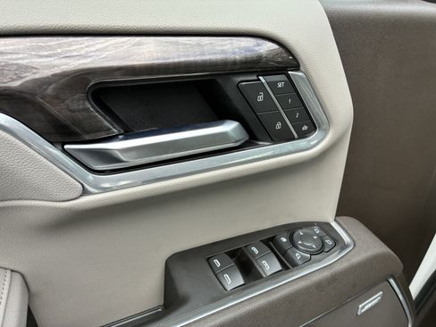 Used 2025 Chevrolet Silverado 1500 LTZ AWD/4WD image 25