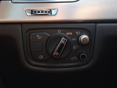 Used 2016 Audi S8 image 25