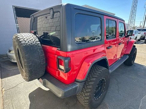 Used 2022 Jeep Wrangler Unlimited Sahara AWD/4WD image 4