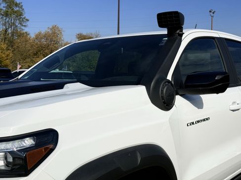 New 2025 Chevrolet Colorado ZR2 w/ Off-Road Front Bumper Package AWD/4WD image 3
