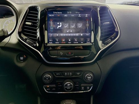 Used 2019 Jeep Cherokee Limited AWD/4WD image 15
