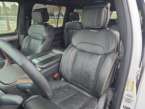 Used 2023 Jeep Grand Wagoneer L Series III image 16