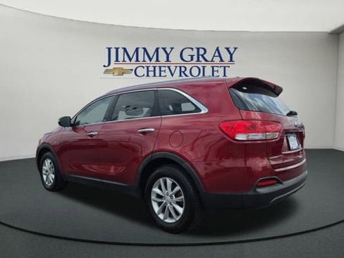 Used 2016 Kia Sorento LX w/ LX Convenience Package FWD image 3