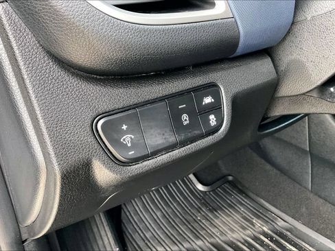 Used 2023 Kia Seltos S w/ Navigation Package FWD image 24