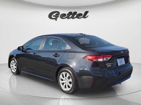 Used 2022 Toyota Corolla LE image 3