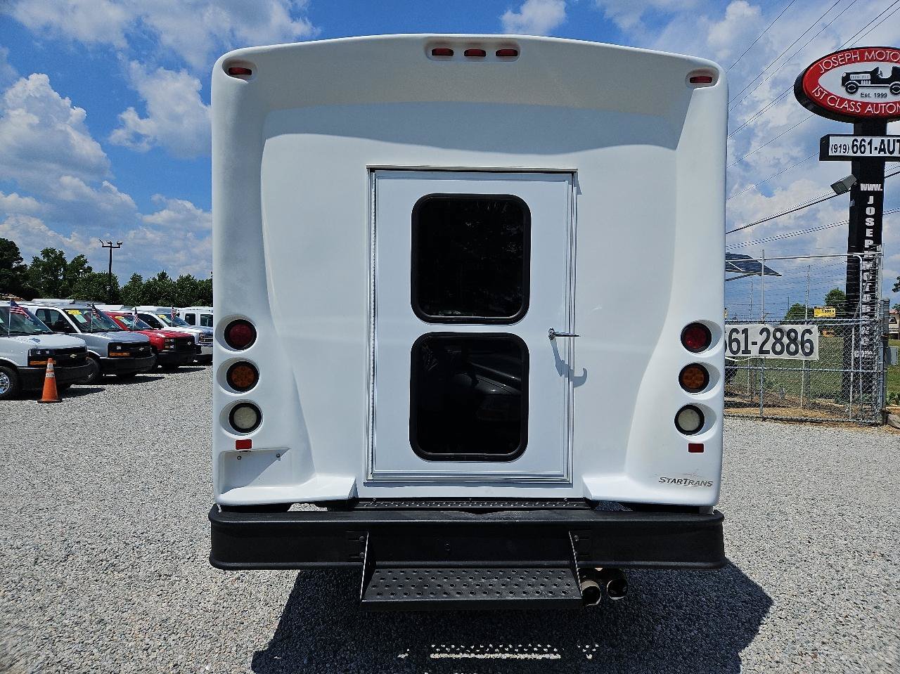 Used 2016 Ford F550 2WD Regular Cab Super Duty image 4