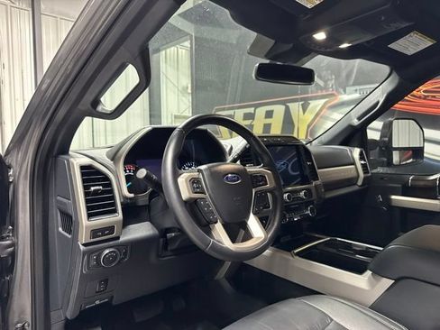 Used 2022 Ford F250 Lariat w/ Lariat Value Package AWD/4WD image 5