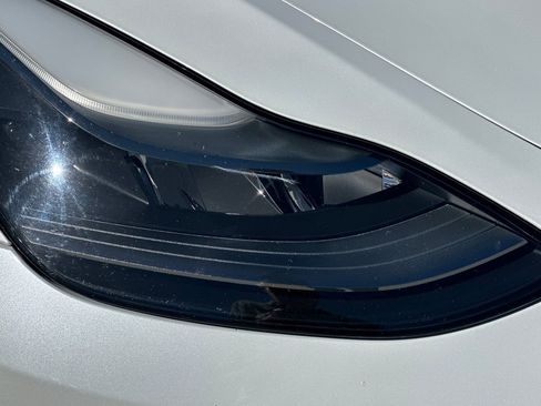 Used 2022 Tesla Model 3 Long Range AWD/4WD image 10