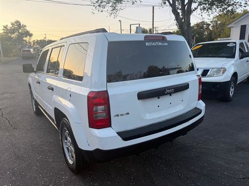 Used 2014 Jeep Patriot Sport image 2
