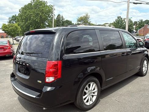 Used 2018 Dodge Grand Caravan SXT FWD image 11