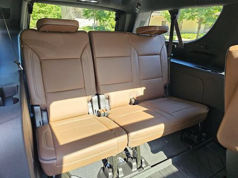 New 2026 Chevrolet Suburban High Country AWD/4WD image 13