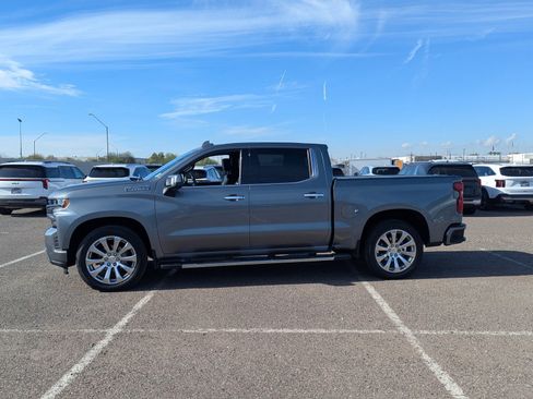 Used 2021 Chevrolet Silverado 1500 High Country w/ Technology Package image 2