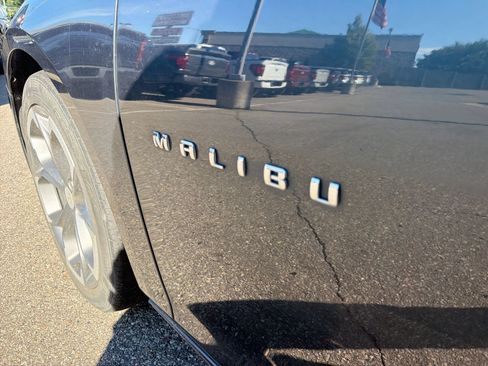Used 2020 Chevrolet Malibu LT FWD image 16