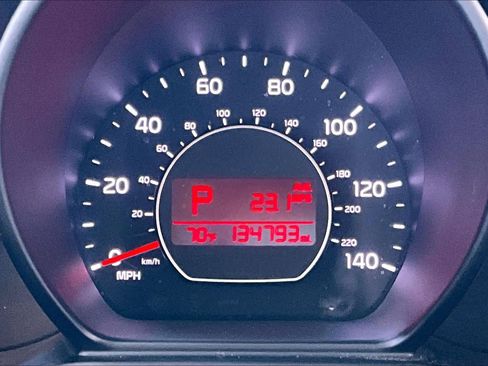 Used 2018 Kia Soul + image 25