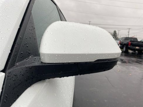 New 2026 Volkswagen Atlas Cross Sport SE image 13