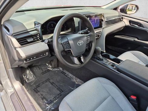 Used 2025 Toyota Camry LE FWD image 10
