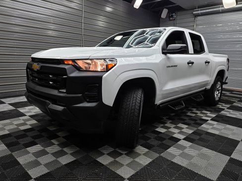 Used 2024 Chevrolet Colorado W/T w/ WT Convenience Package II AWD/4WD image 38
