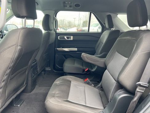 Used 2024 Ford Explorer XLT image 17
