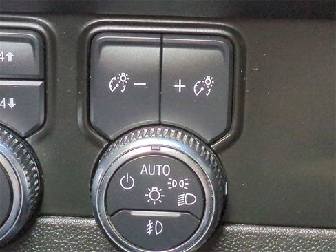 Used 2024 GMC Yukon XL AT4 w/ AT4 Premium Package image 31