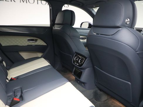 Certified 2021 Bentley Bentayga Speed image 30