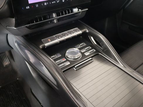 Used 2025 Lincoln Nautilus Reserve w/ Jet Appearance Package AWD/4WD image 9