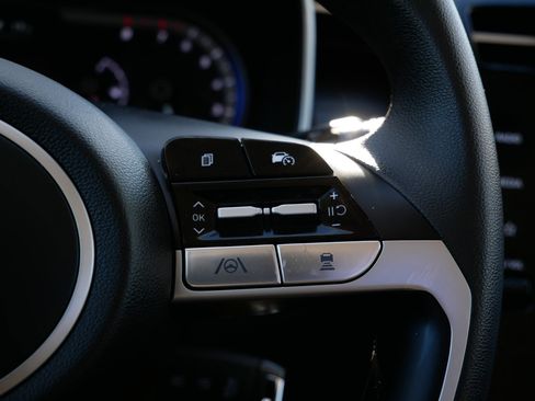 Used 2023 Hyundai Tucson SE image 29