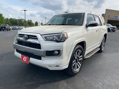 Used 2020 Toyota 4Runner Limited image 3