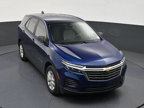 Used 2022 Chevrolet Equinox LS FWD image 18