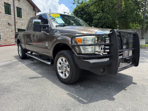 Used 2015 Ford F250 Lariat w/ Lariat Ultimate Package AWD/4WD image 3