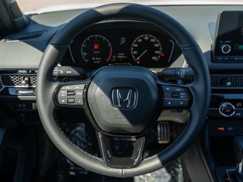 Used 2024 Honda Civic Sport image 9