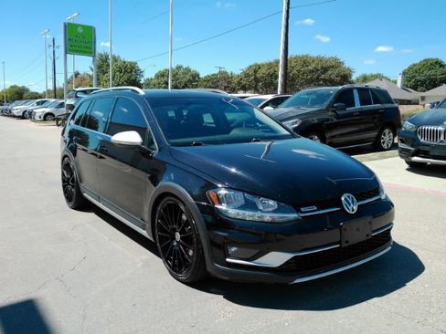Used 2018 Volkswagen Golf Alltrack SE AWD/4WD image 4