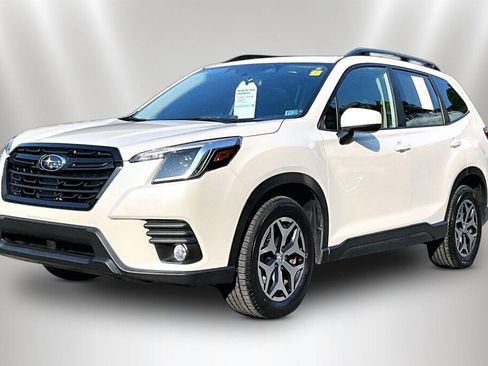 Certified 2023 Subaru Forester Premium AWD/4WD image 3