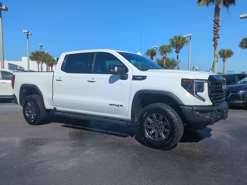 Used 2024 GMC Sierra 1500 AT4X image 2