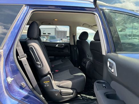 Used 2017 Nissan Pathfinder SV AWD/4WD image 25