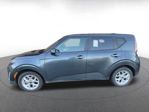 Used 2025 Kia Soul LX w/ LX Technology Package image 4