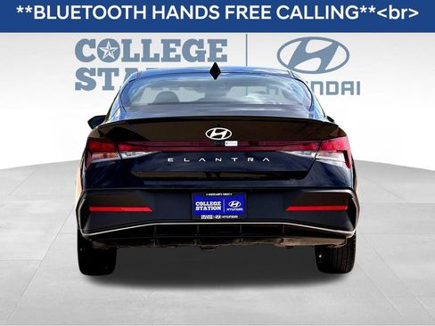 Used 2025 Hyundai Elantra Sport image 9