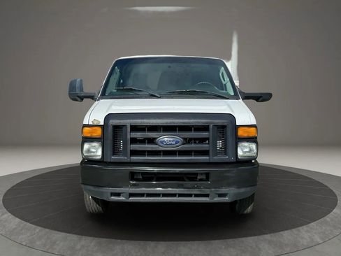 Used 2016 Ford E-350 and Econoline 350 Super Duty image 2