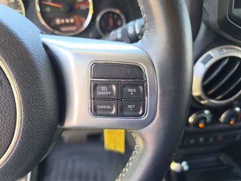 Used 2016 Jeep Wrangler Unlimited Rubicon AWD/4WD image 29