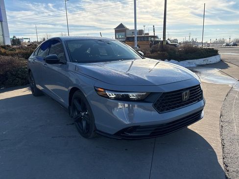 Used 2025 Honda Accord Sport image 3