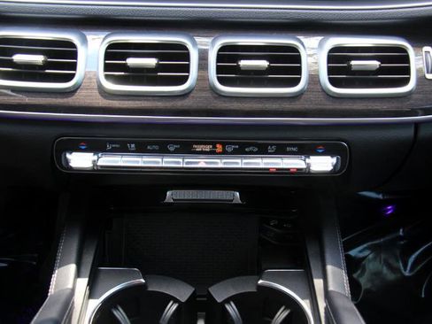 Used 2020 Mercedes-Benz GLE 350 w/ Premium Package image 17