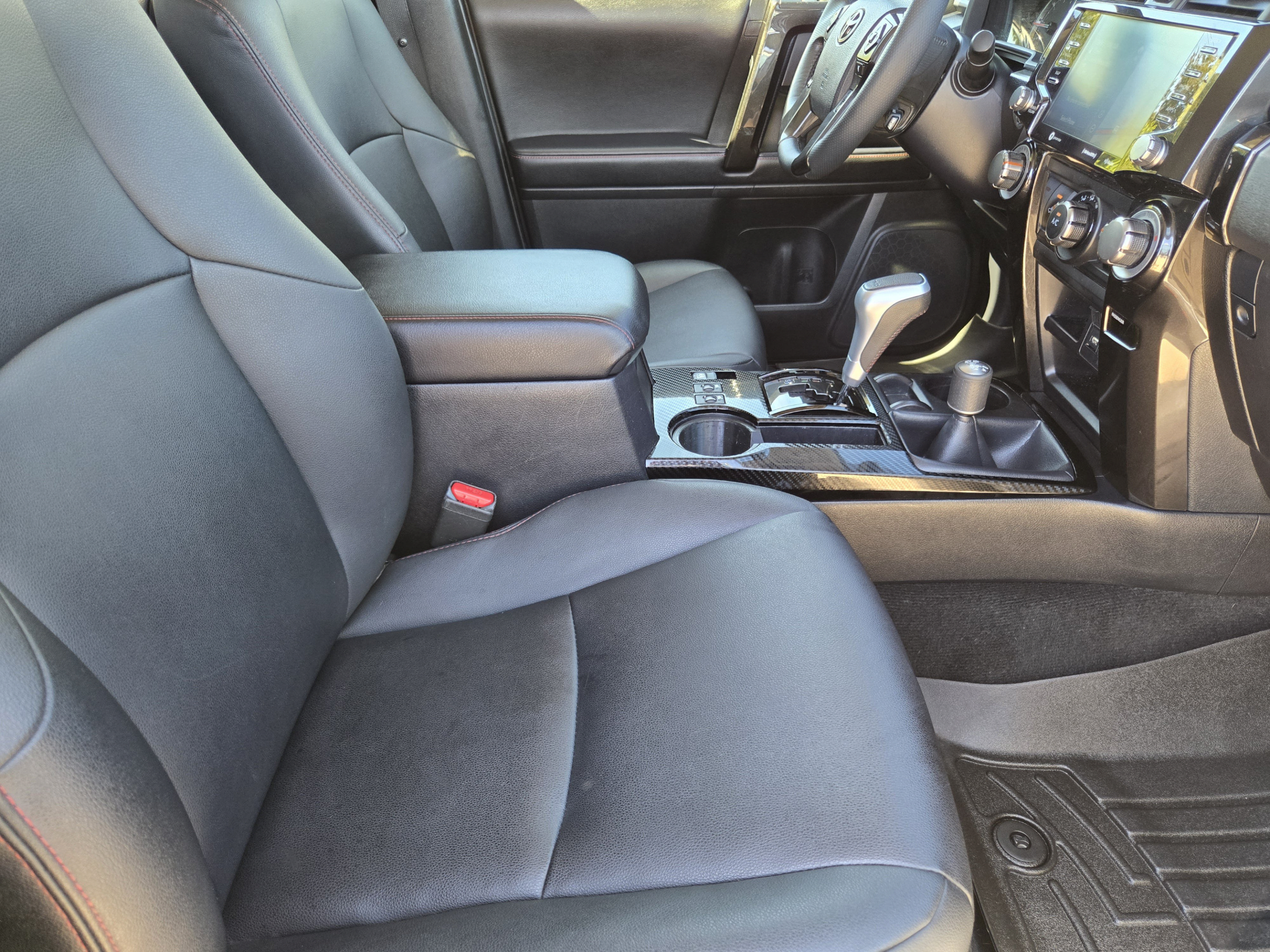 Used 2022 Toyota 4Runner TRD Off-Road Premium AWD/4WD image 10