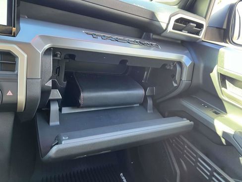 Used 2024 Toyota Tacoma TRD Sport image 37