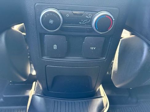 Used 2023 Ford Explorer XLT w/ Equipment Group 202A AWD/4WD image 28