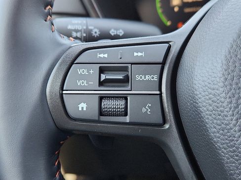 Used 2025 Honda CR-V Sport image 16