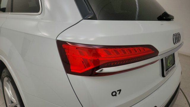Used 2025 Audi Q7 3.0T Premium Plus w/ Premium Plus Package AWD/4WD image 26