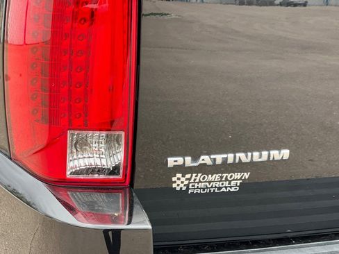 Used 2014 Cadillac Escalade Platinum AWD/4WD image 25