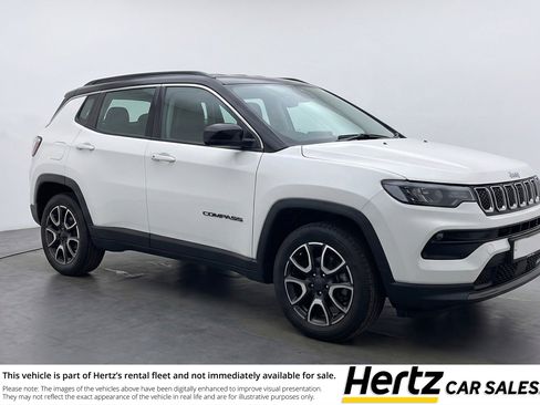 Used 2025 Jeep Compass Trailhawk image 1