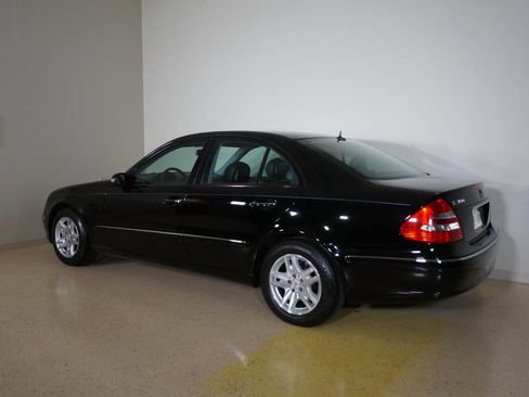 Used 2006 Mercedes-Benz E 350 Sedan image 39